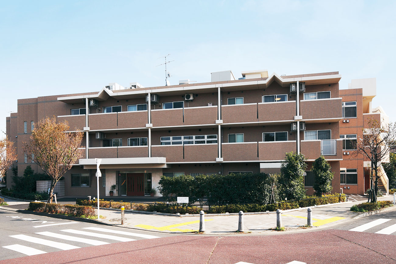 ニチイホーム成城の外観